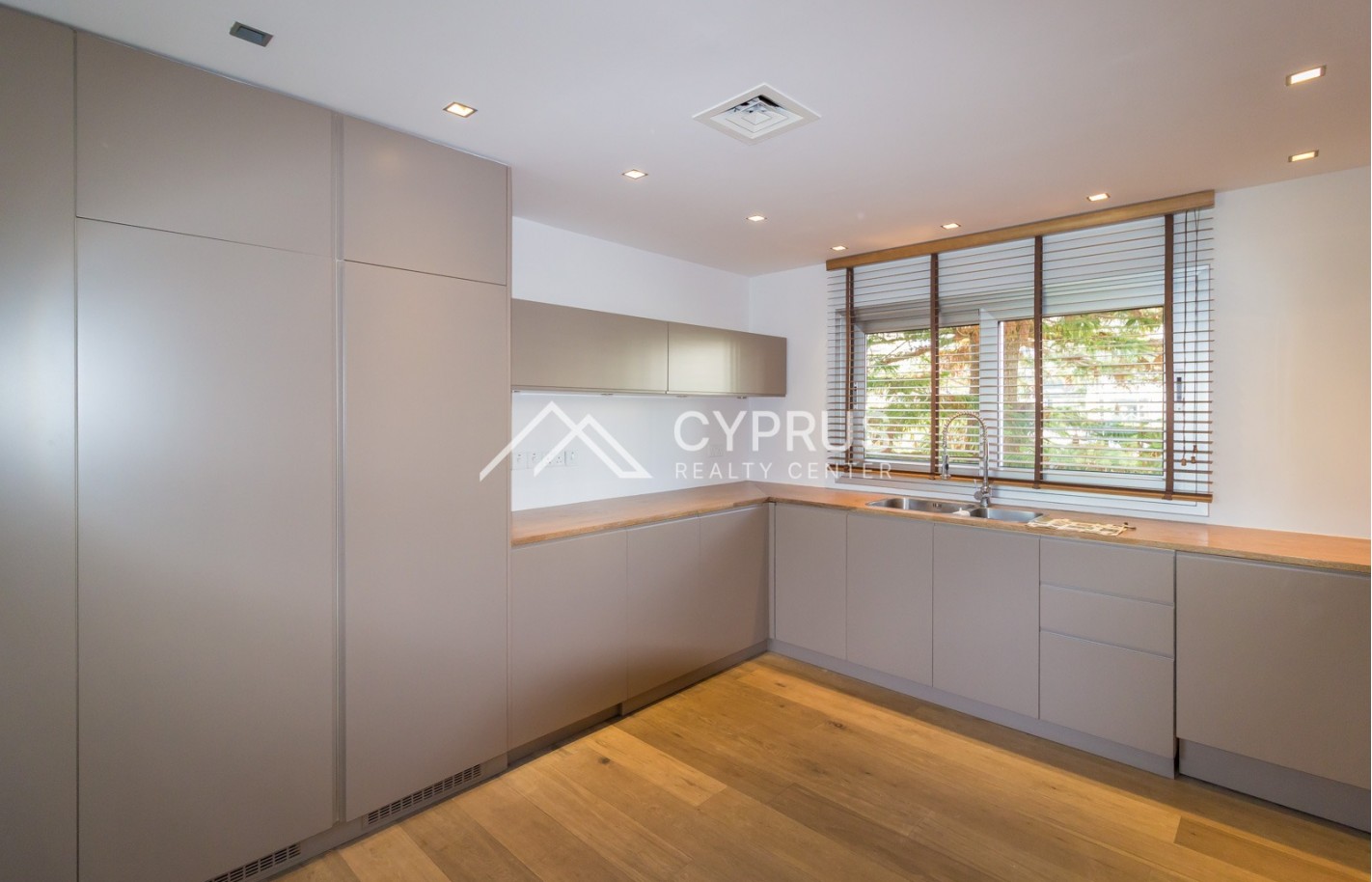 Three bedroom apartment in Limassol, Agios Tychonas - фото 19