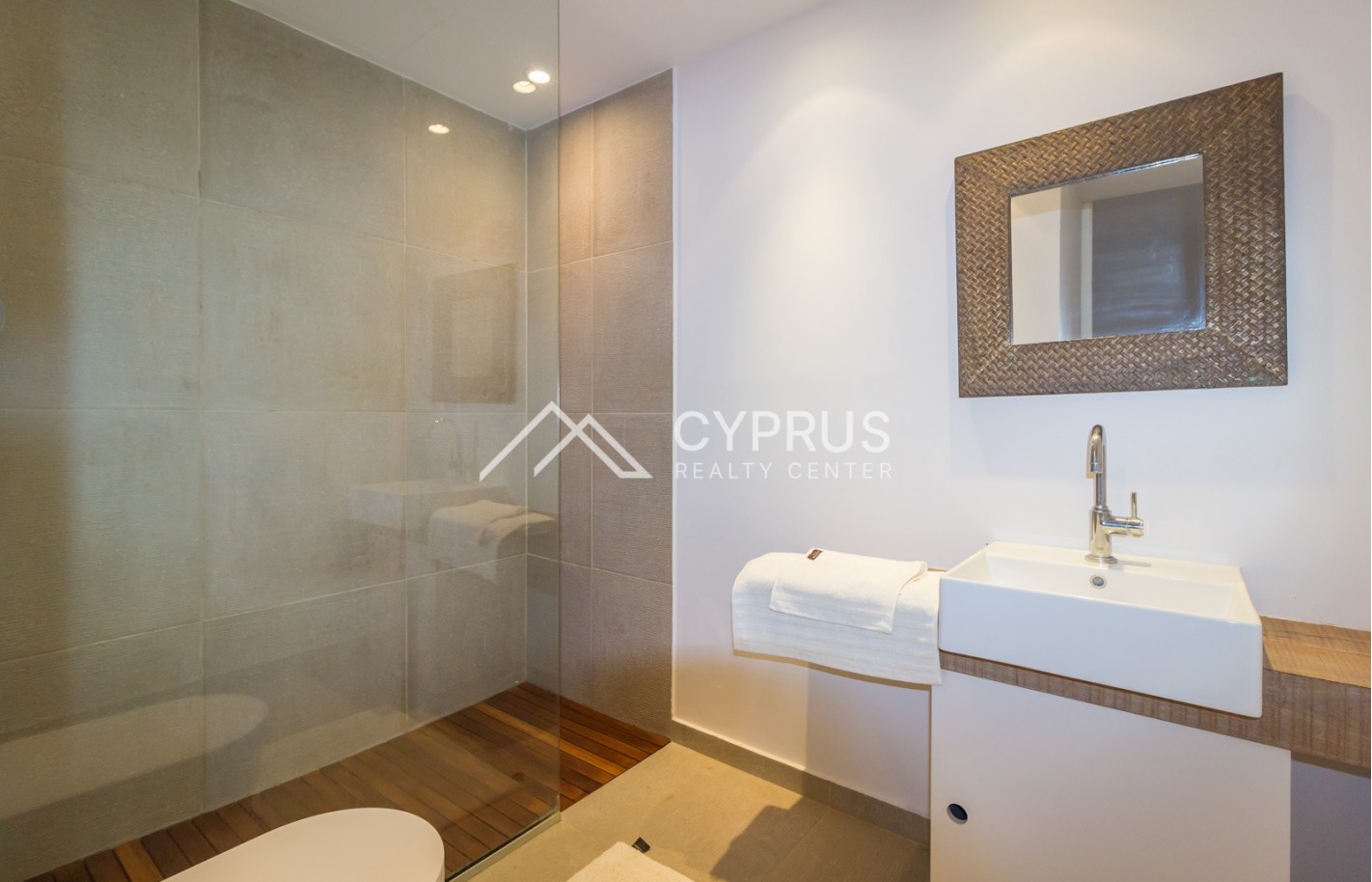 Three bedroom apartment in Limassol, Agios Tychonas - фото 16