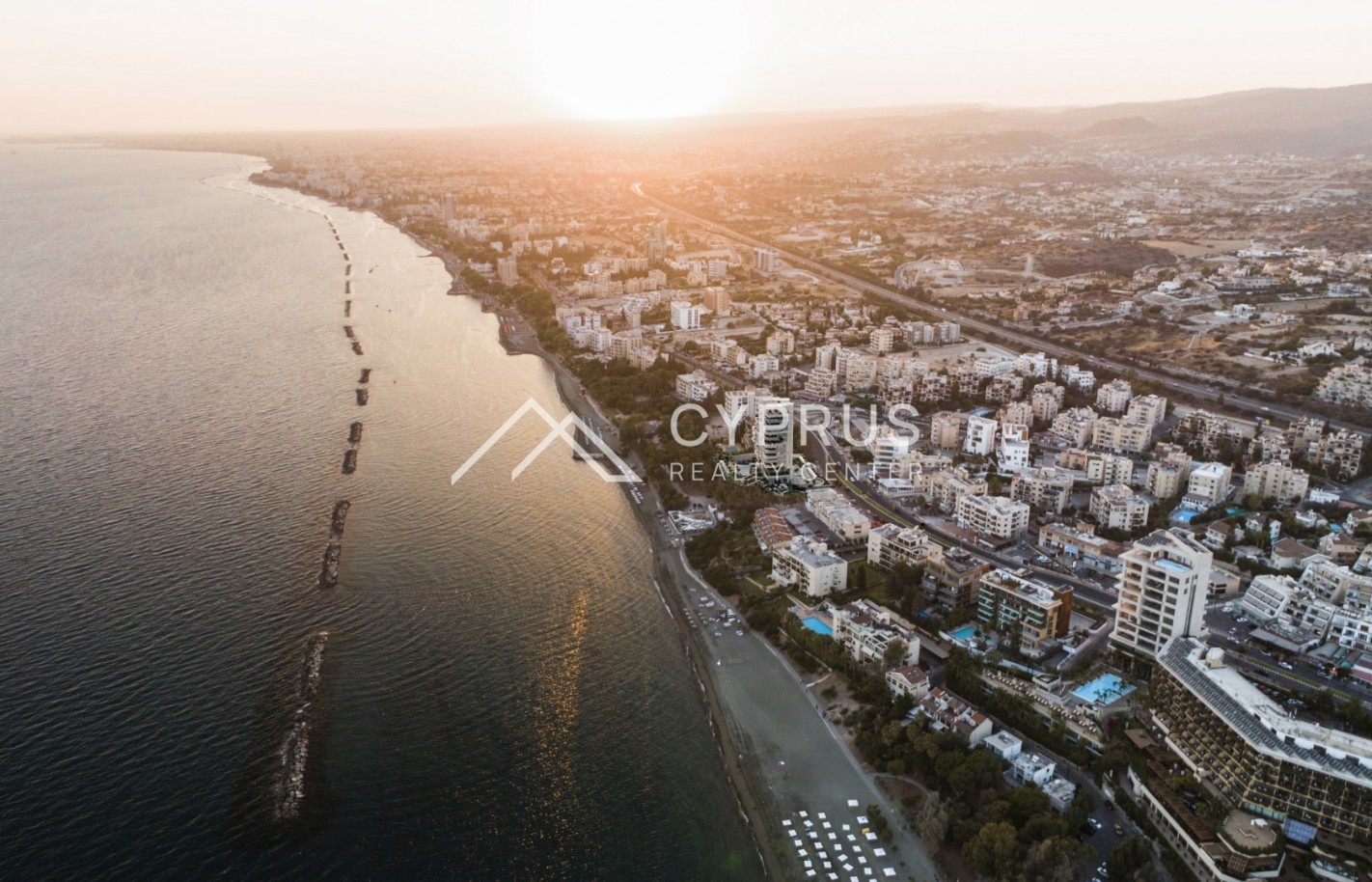 Four bedroom apartment in Limassol, East Beach - фото 2