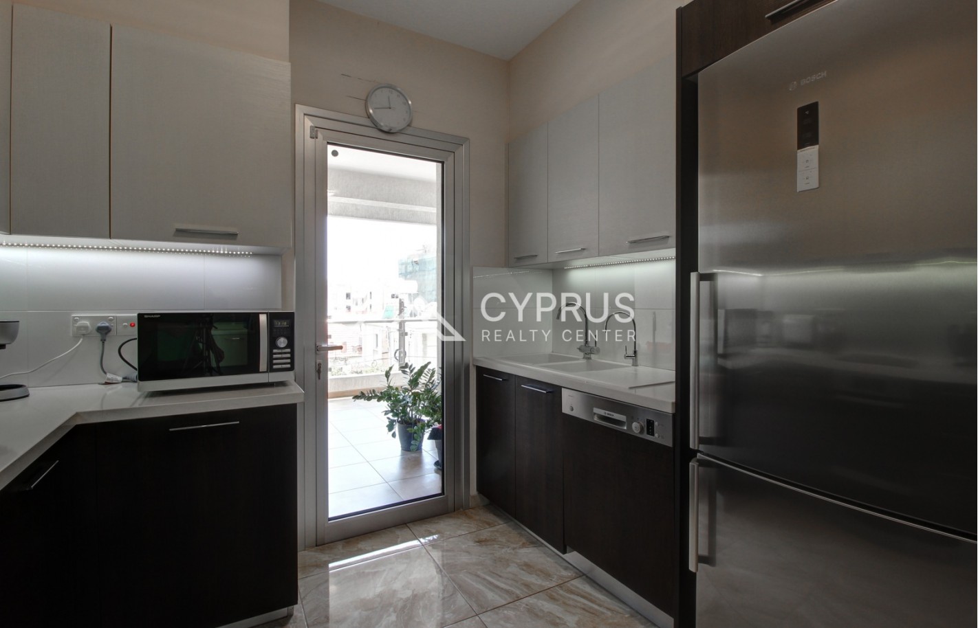 Luxury 3 bedroom apartment in Limassol, City Center - фото 12