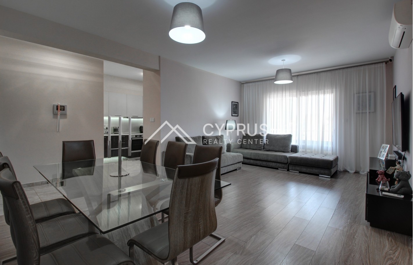 Luxury 3 bedroom apartment in Limassol, City Center - фото 1