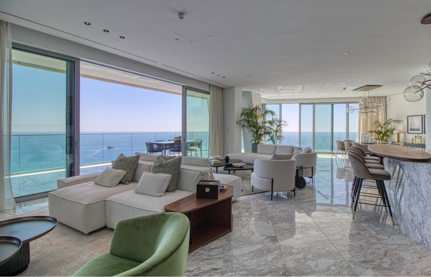 Большое фото