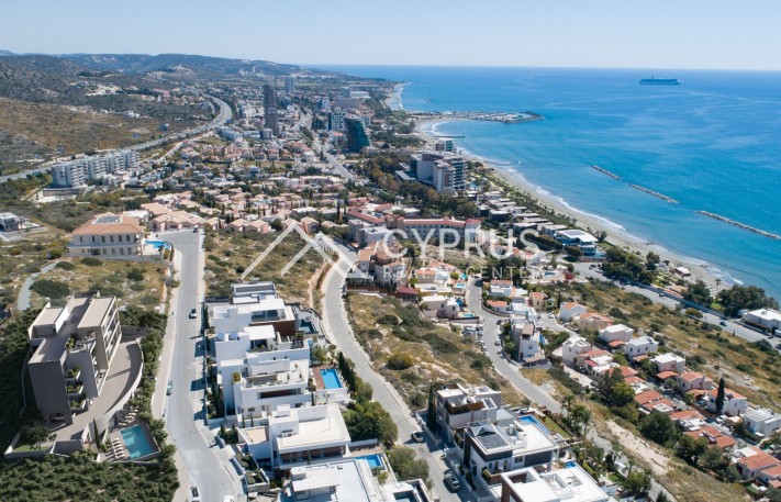 Трехспальные апартаменты в Лимассоле, Amathusia