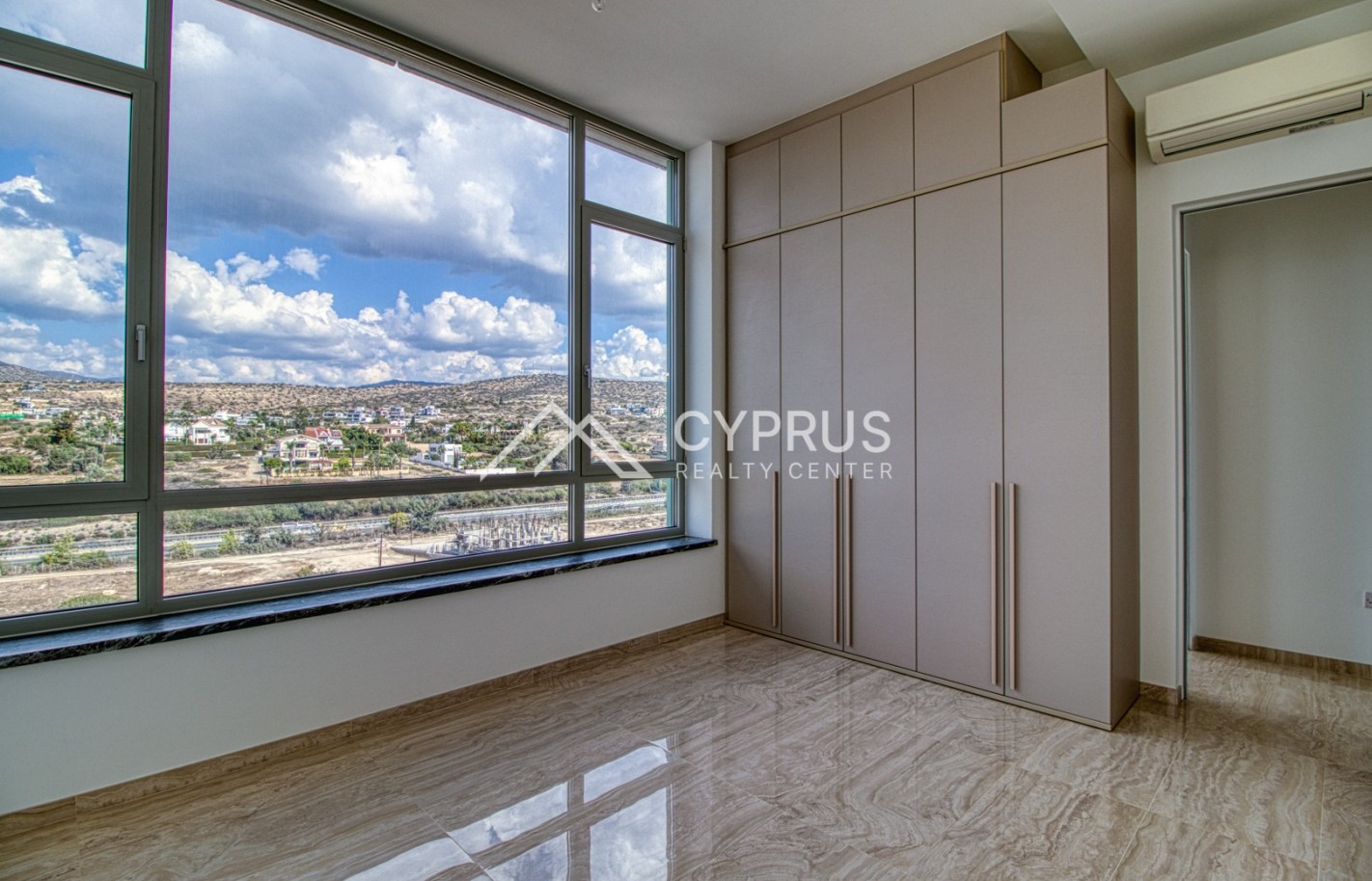 Three bedroom apartment in Limassol, Agios Tychonas - фото 7