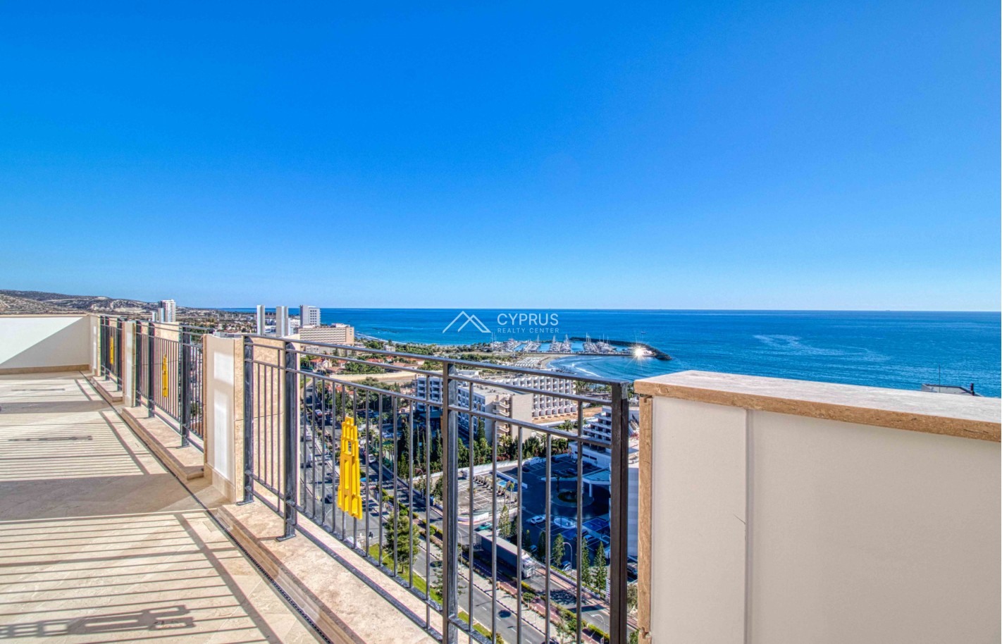 Апартаменты с 4 спальнями в Лимассоле, East Beach - фото 1