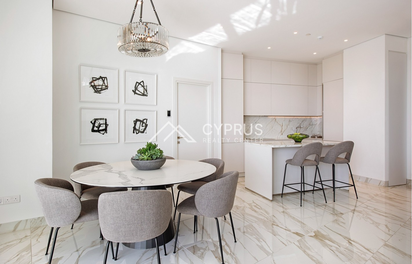 Apartment in Limassol with 3 bedrooms, Neapolis - фото 4