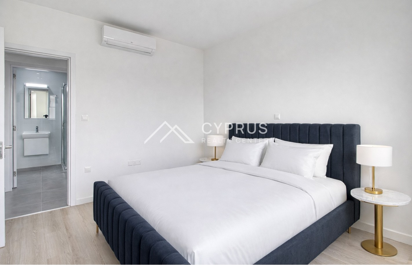 One bedroom apartment in Limassol, Omonia - фото 1