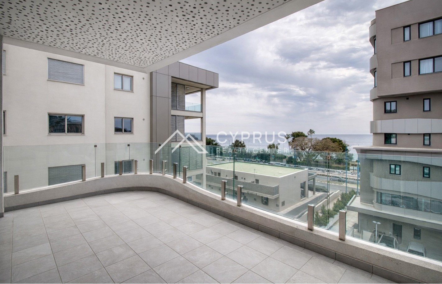 Three bedroom apartment in Limassol, Agios Tychonas - фото 9