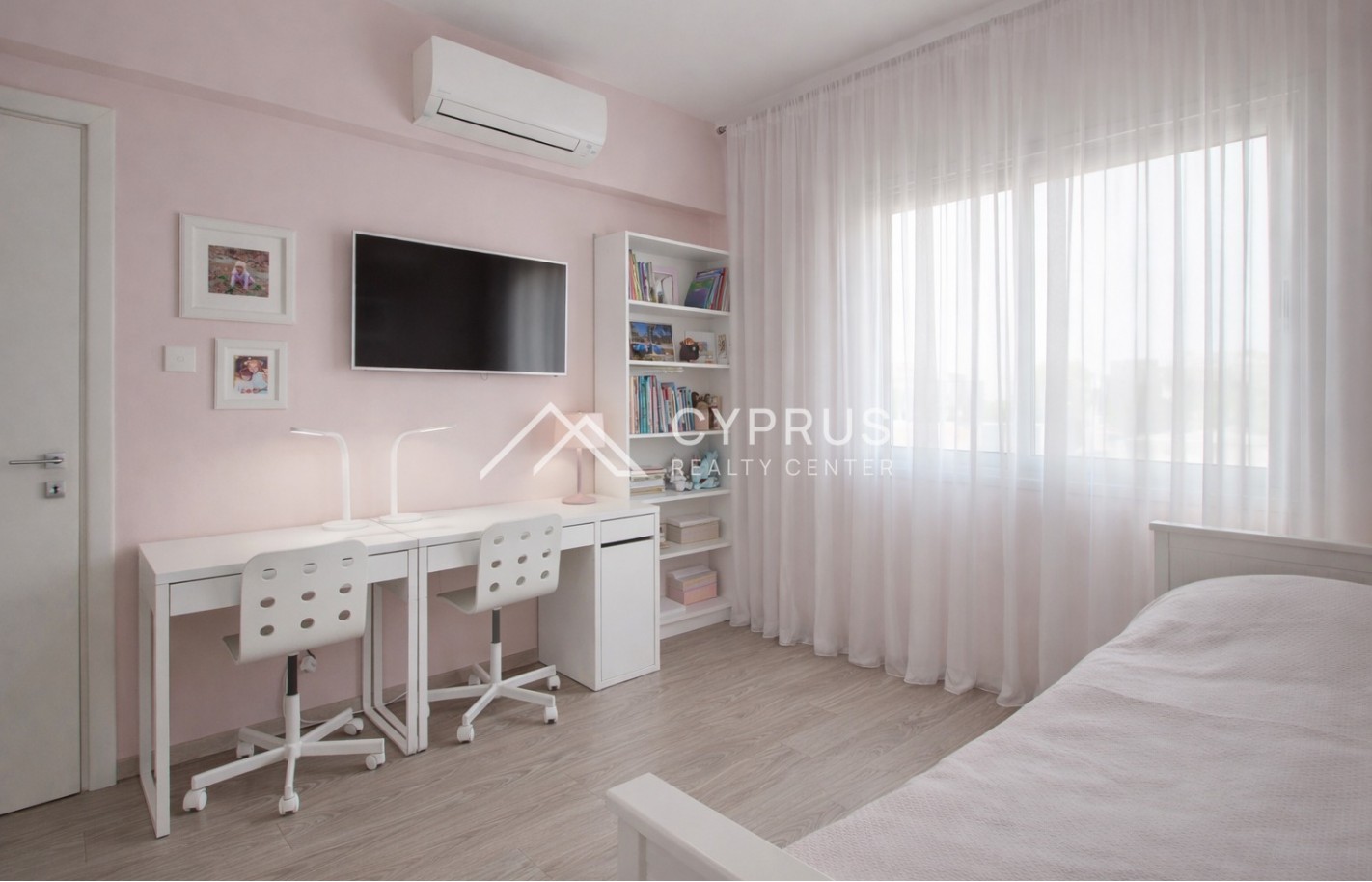 Luxury 3 bedroom apartment in Limassol, City Center - фото 11