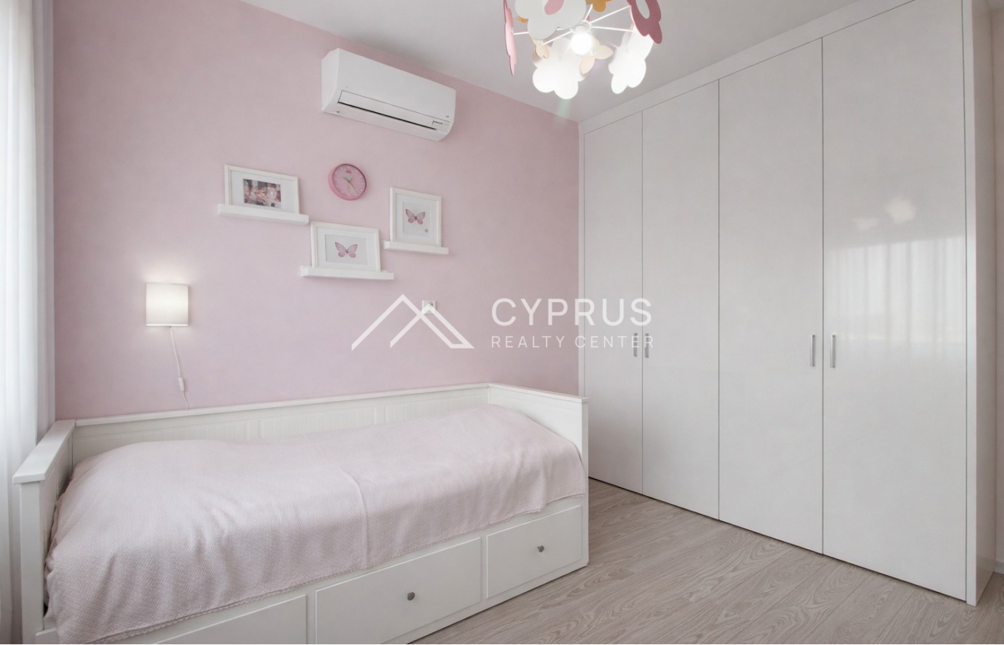 Luxury 3 bedroom apartment in Limassol, City Center - фото 10