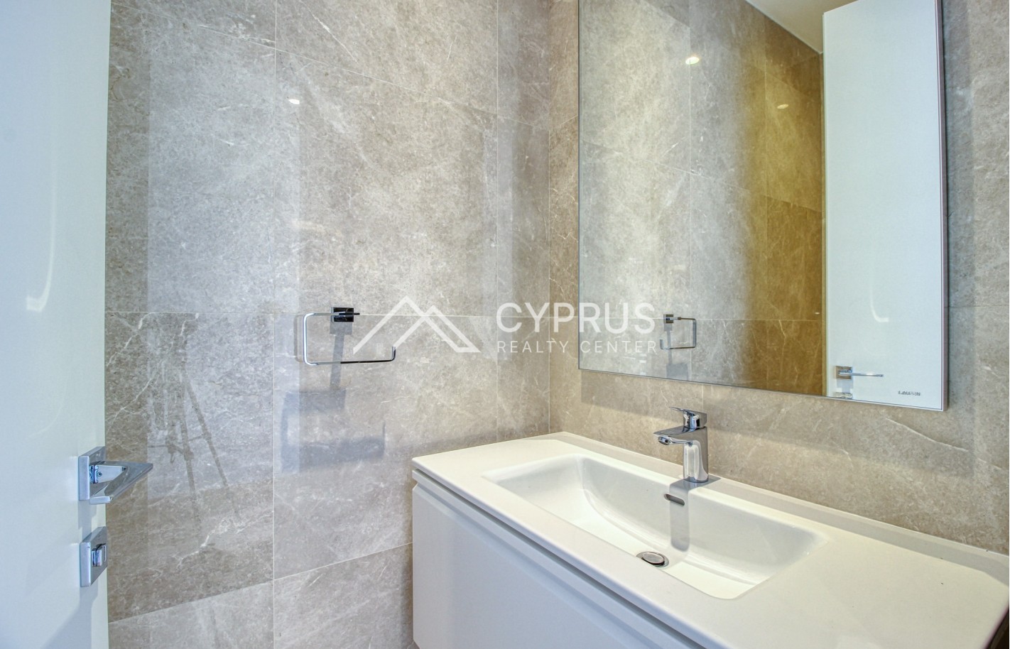 Three bedroom apartment in Limassol, Potamos Germasogeia - фото 8