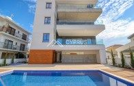 Three bedroom apartment in Limassol, Potamos Germasogeia - фото 14