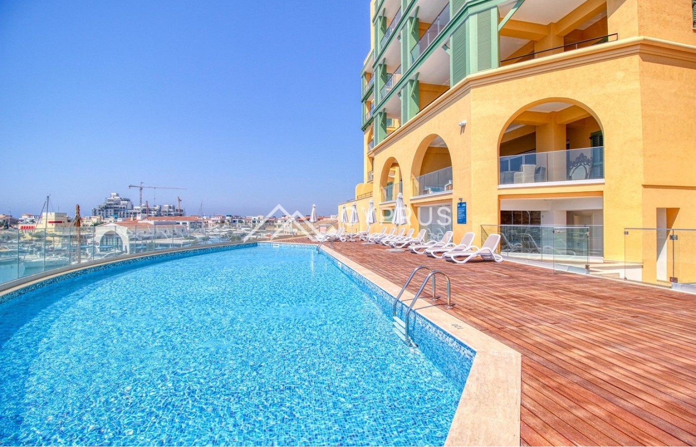 Apartment with 2 bedrooms in Limassol, Limassol Marina - фото 17