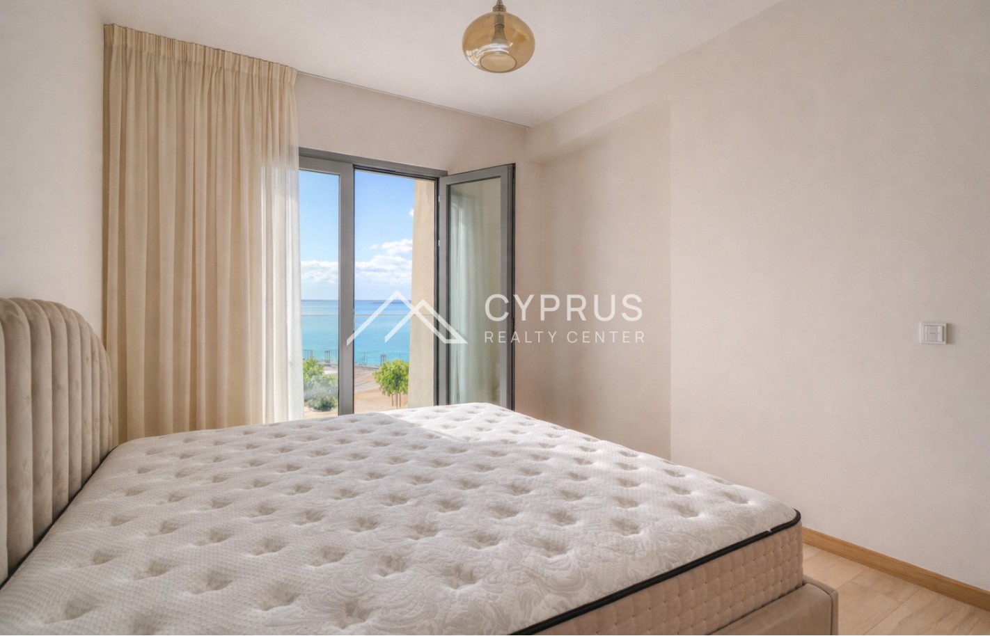Apartment with 3 bedrooms in Limassol, Limassol Marina - фото 12