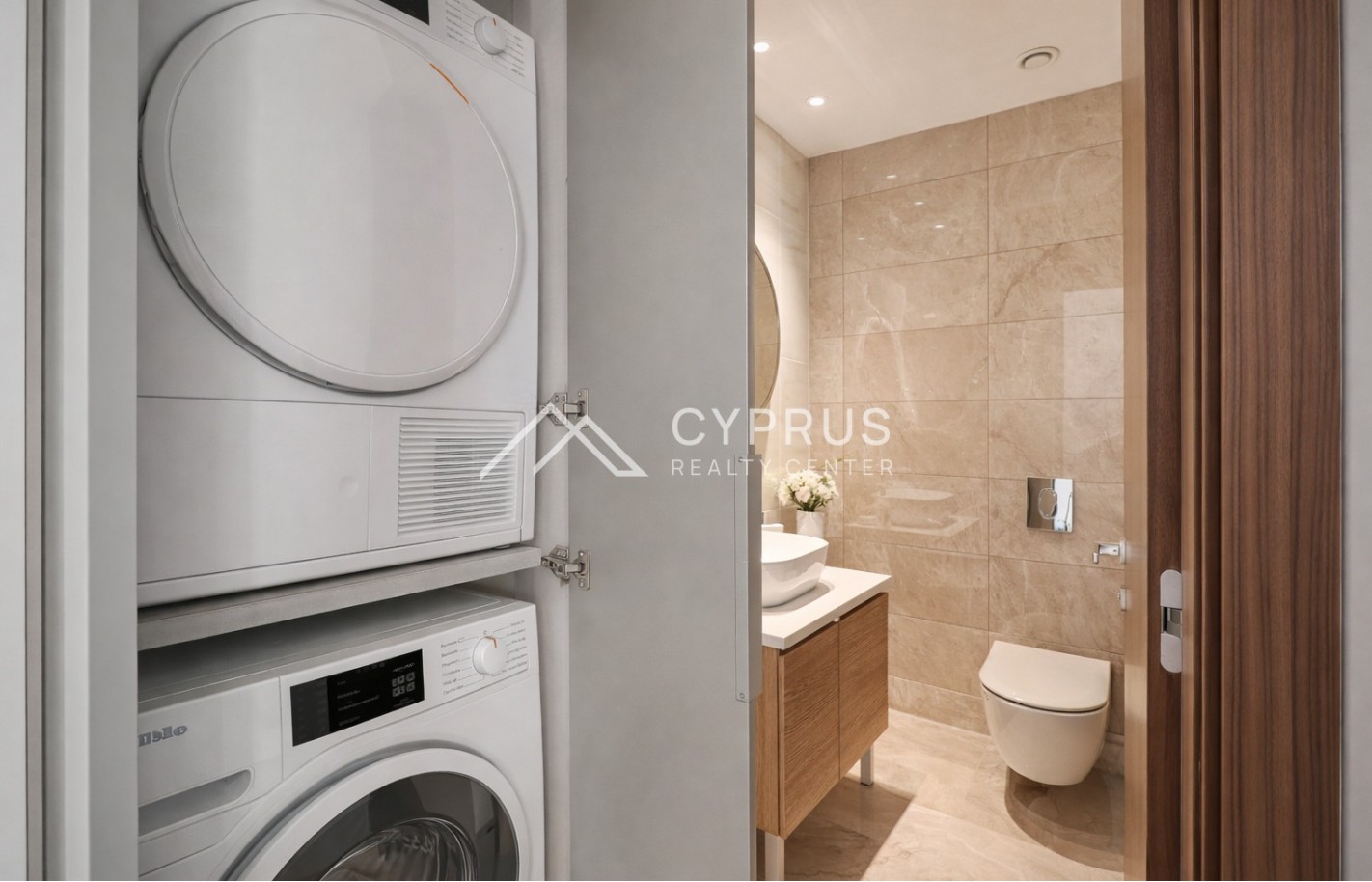 Apartment with 3 bedrooms in Limassol, Limassol Marina - фото 14