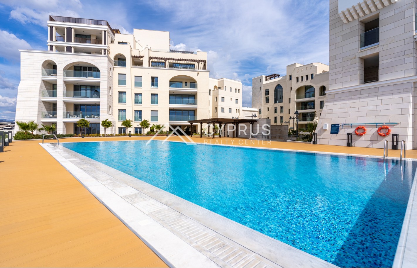 Apartment with 3 bedrooms in Limassol, Limassol Marina - фото 1