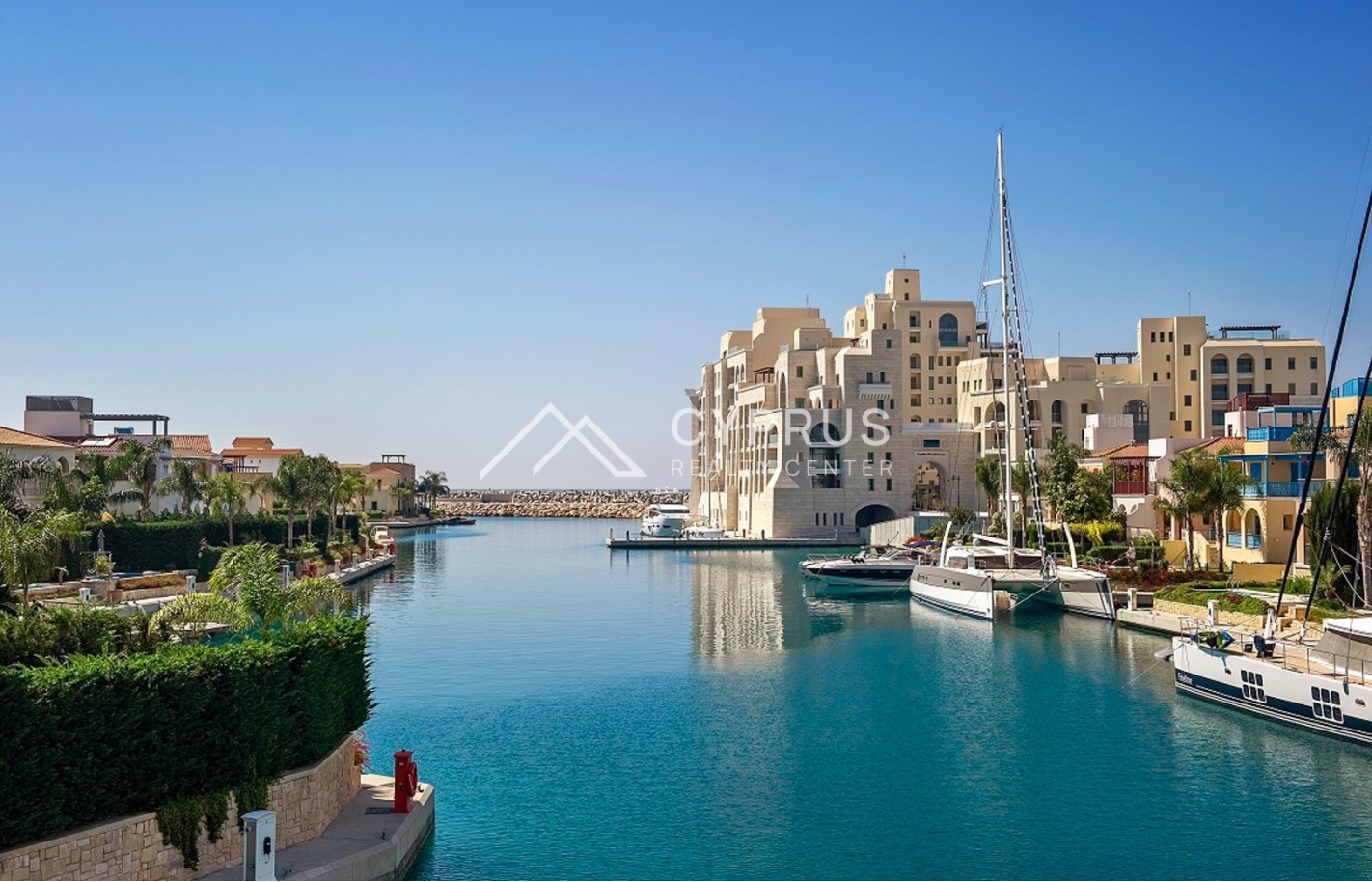 Apartment with 3 bedrooms in Limassol, Limassol Marina - фото 22