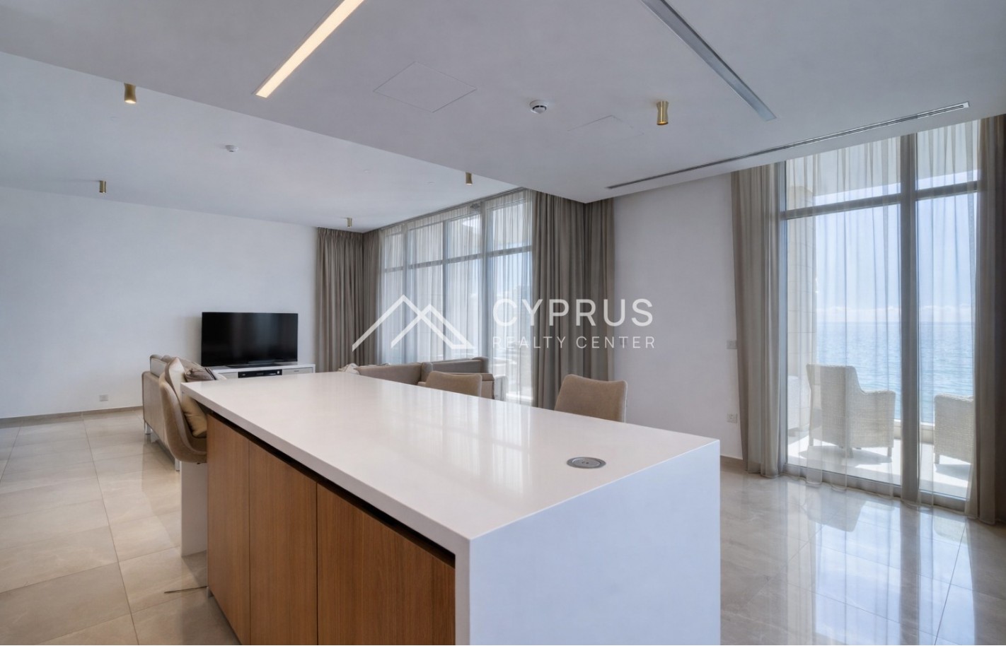 Apartment with 3 bedrooms in Limassol, Limassol Marina - фото 21