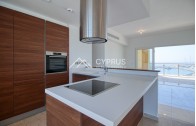 Apartment with 3 bedrooms in Limassol, Limassol Marina - фото 2
