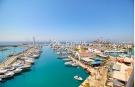 Apartment with 3 bedrooms in Limassol, Limassol Marina - фото 24