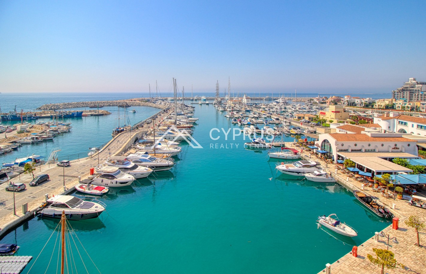 Apartment with 3 bedrooms in Limassol, Limassol Marina - фото 28