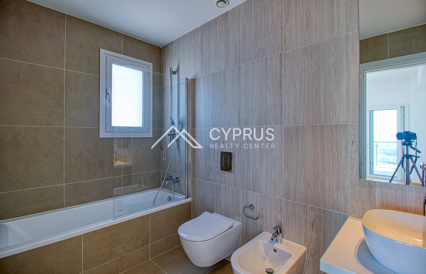 Apartment with 3 bedrooms in Limassol, Limassol Marina - фото 13