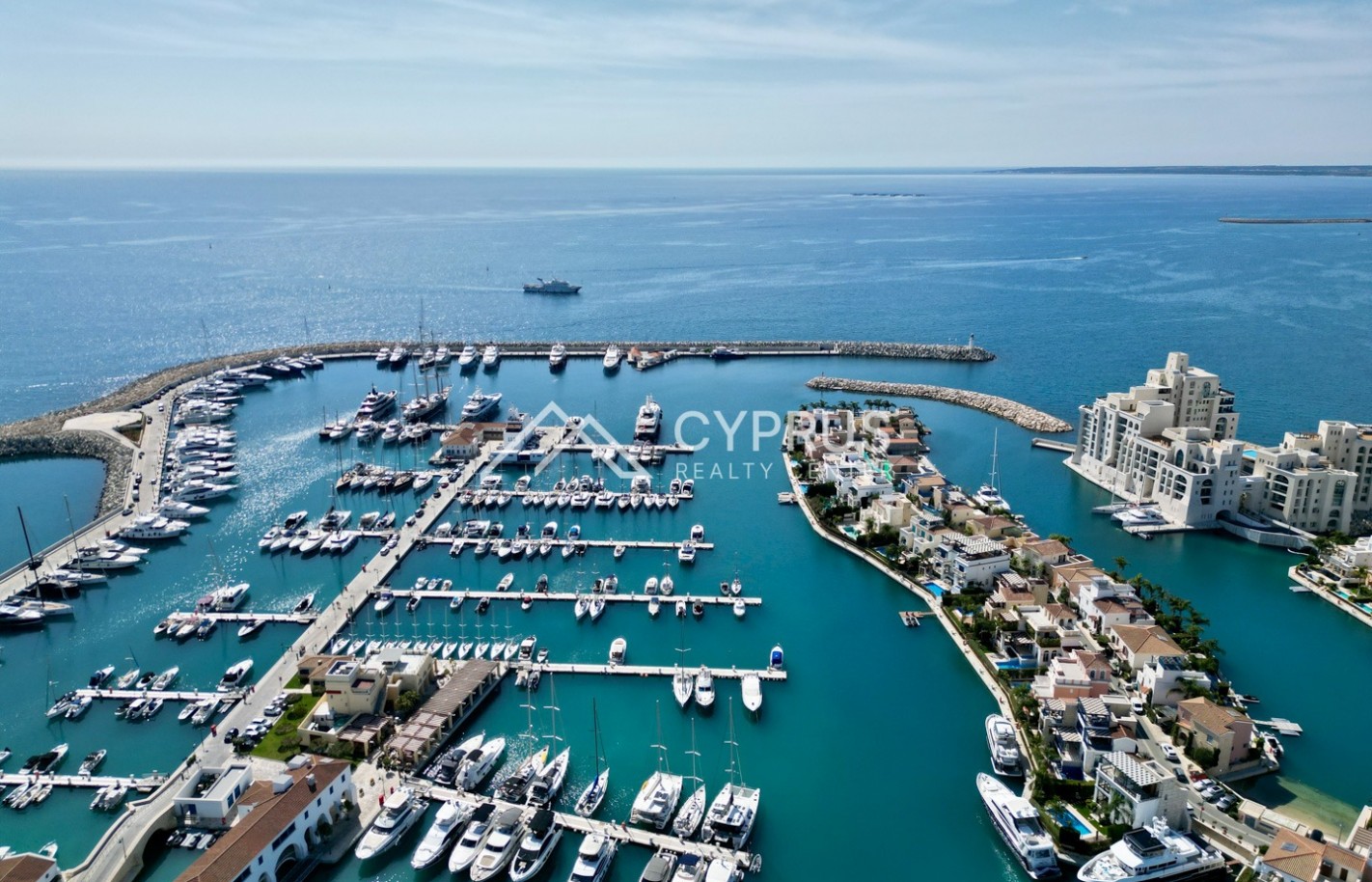 Apartment with 3 bedrooms in Limassol, Limassol Marina - фото 26