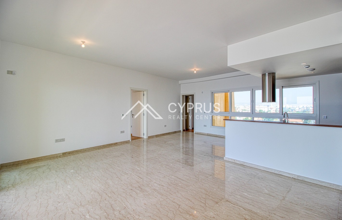 Apartment with 3 bedrooms in Limassol, Limassol Marina - фото 4