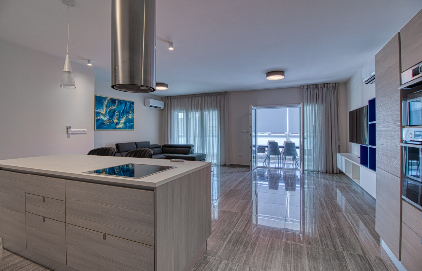 Большое фото