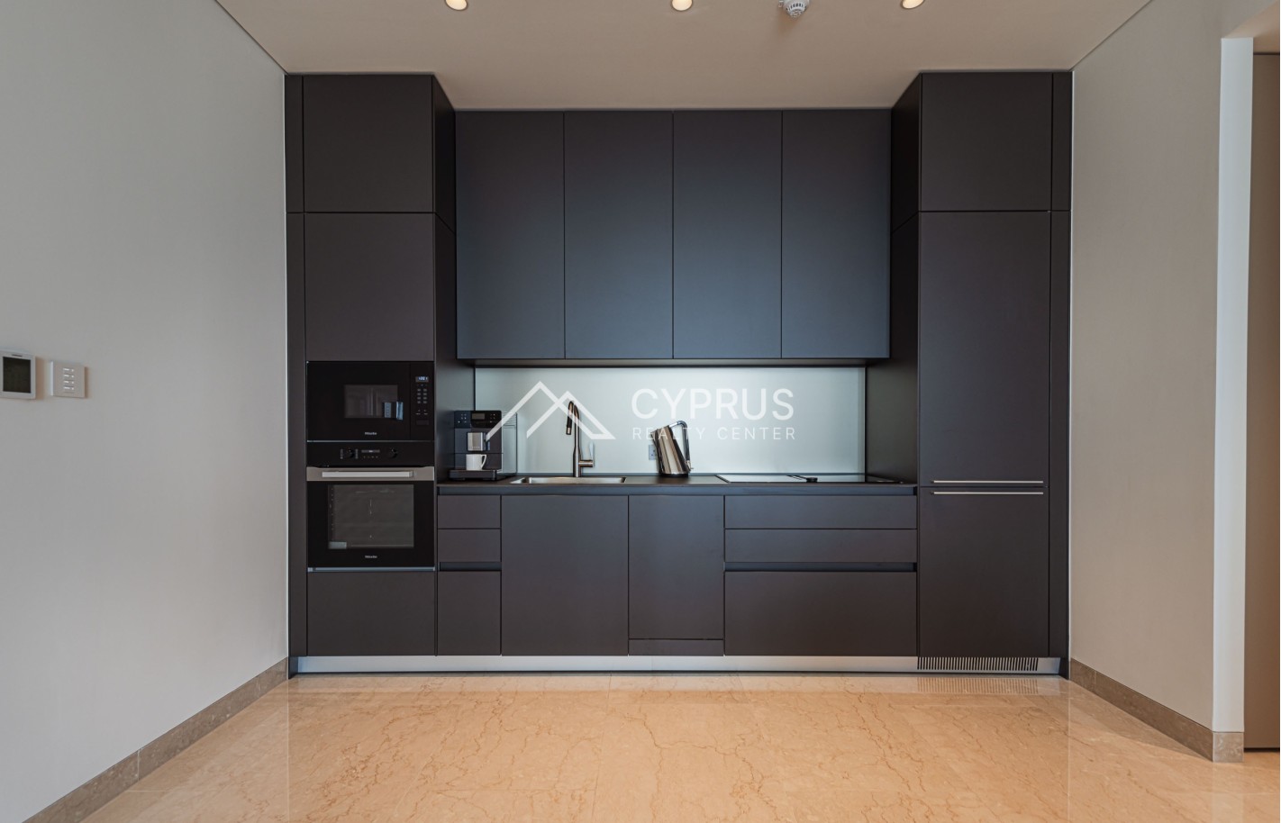 One bedroom apartment in Limassol, Mouttagiaka - фото 9