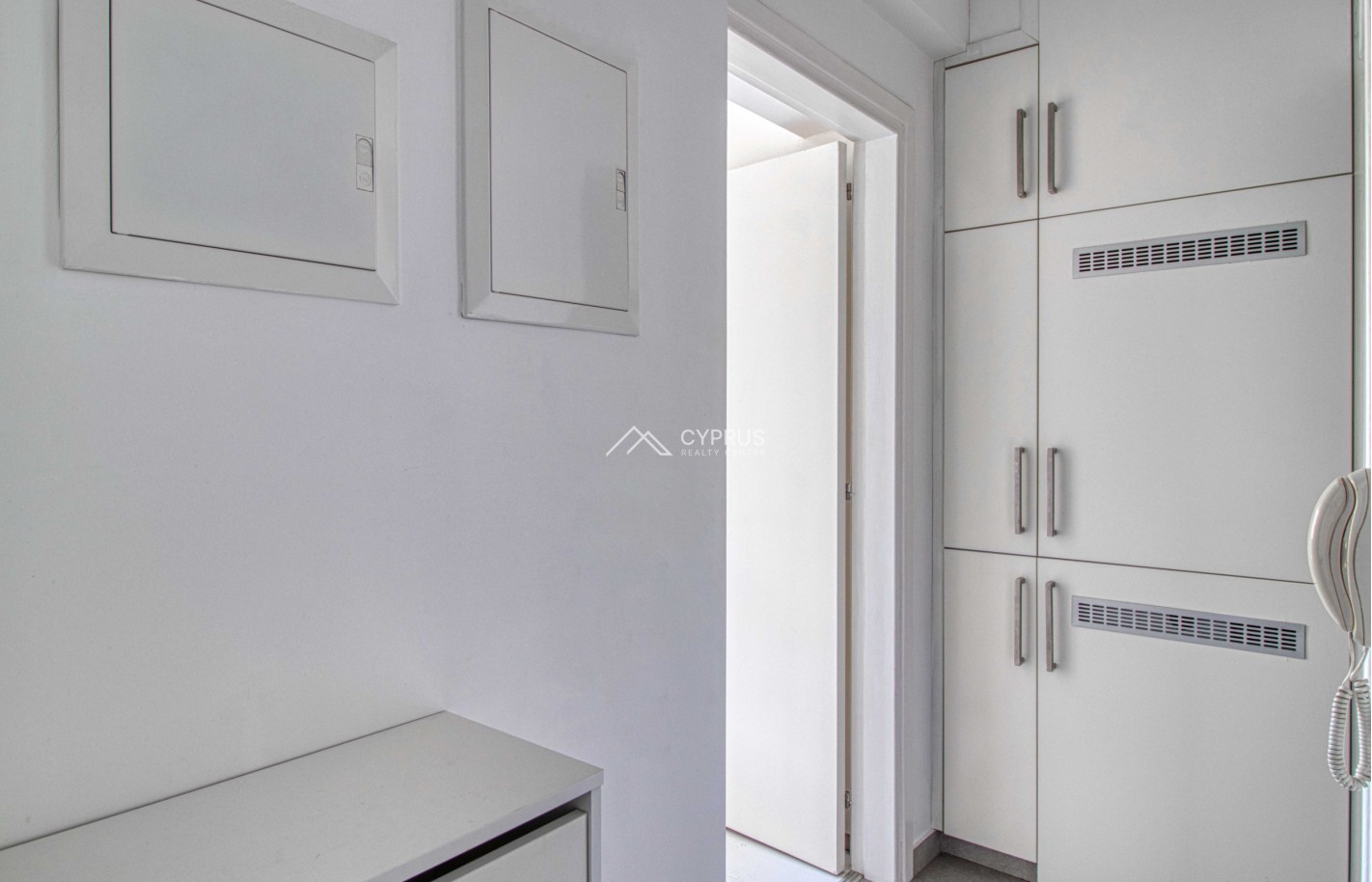 One bedroom apartment in Limassol, City Center - фото 7