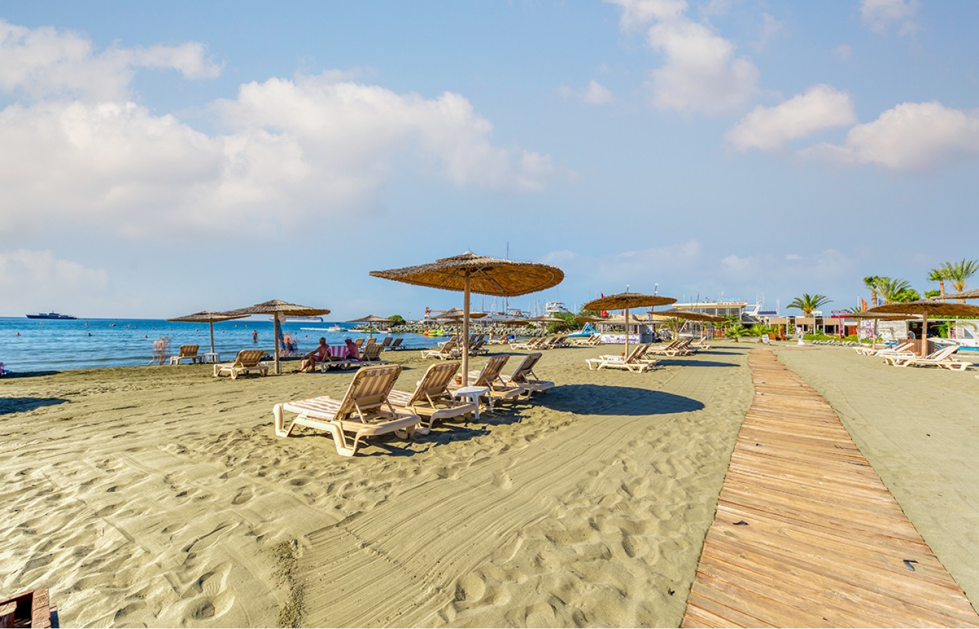 Three bedroom apartment in Limassol, Amathusia - фото 34