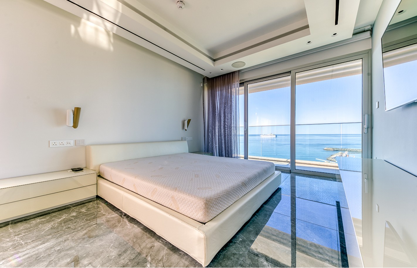 Three bedroom apartment in Limassol, Amathusia - фото 52