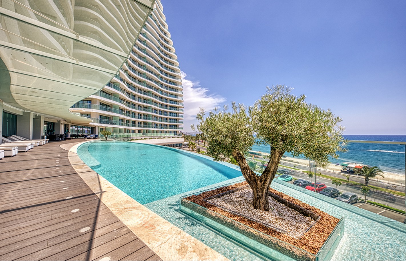 Большое фото