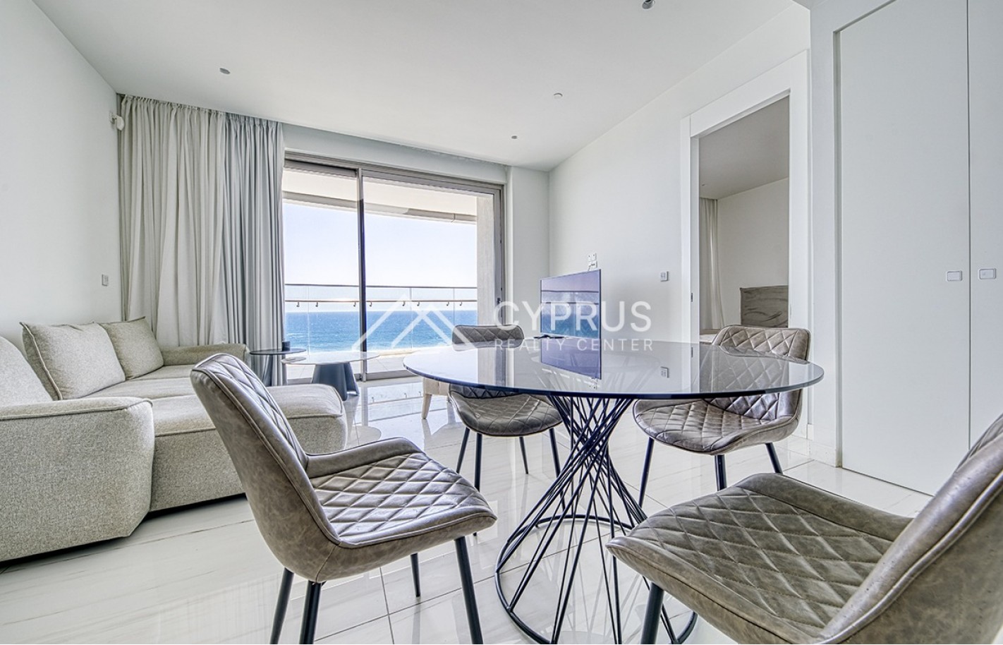 Apartment with 2 bedrooms in Limassol, Potamos Germasogeia - фото 2