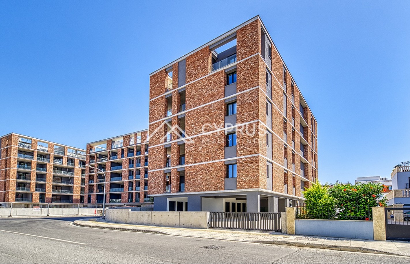 One bedroom apartment in Limassol, Potamos Germasogeia - фото 17