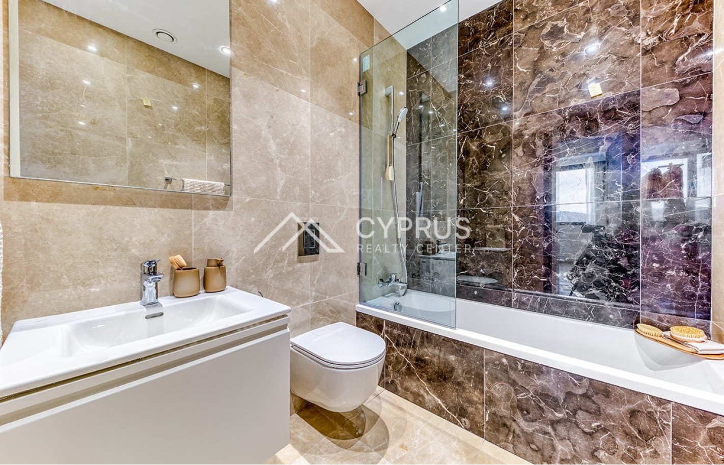 Four bedroom apartment in Limassol, Potamos Germasogeia - фото 2