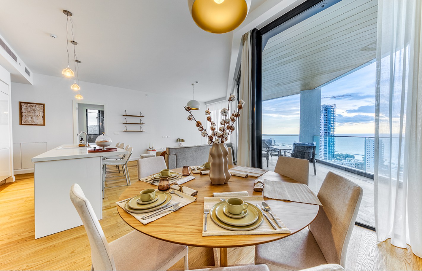 Большое фото