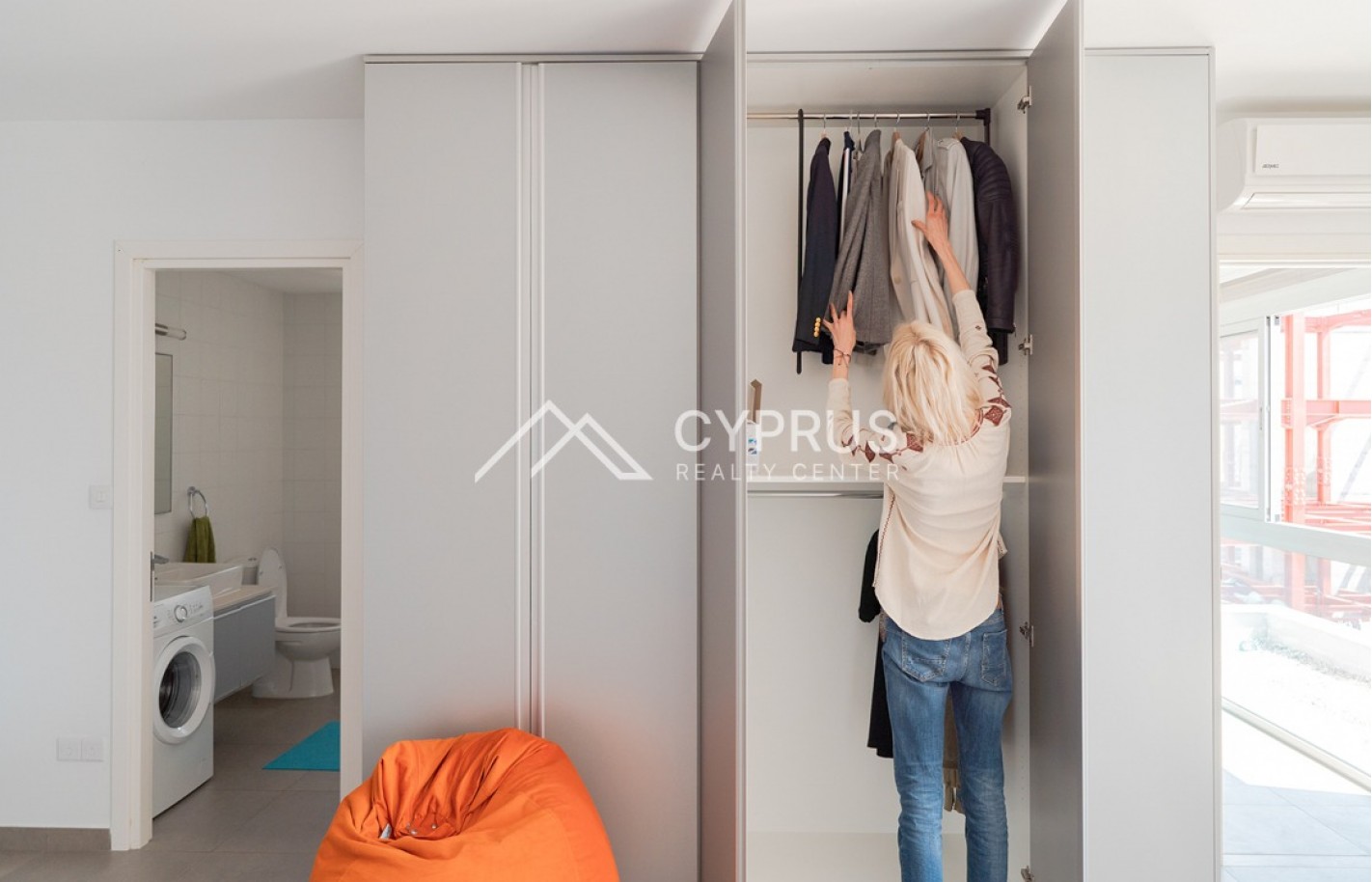 Apartment building in Limassol, City Center - фото 12