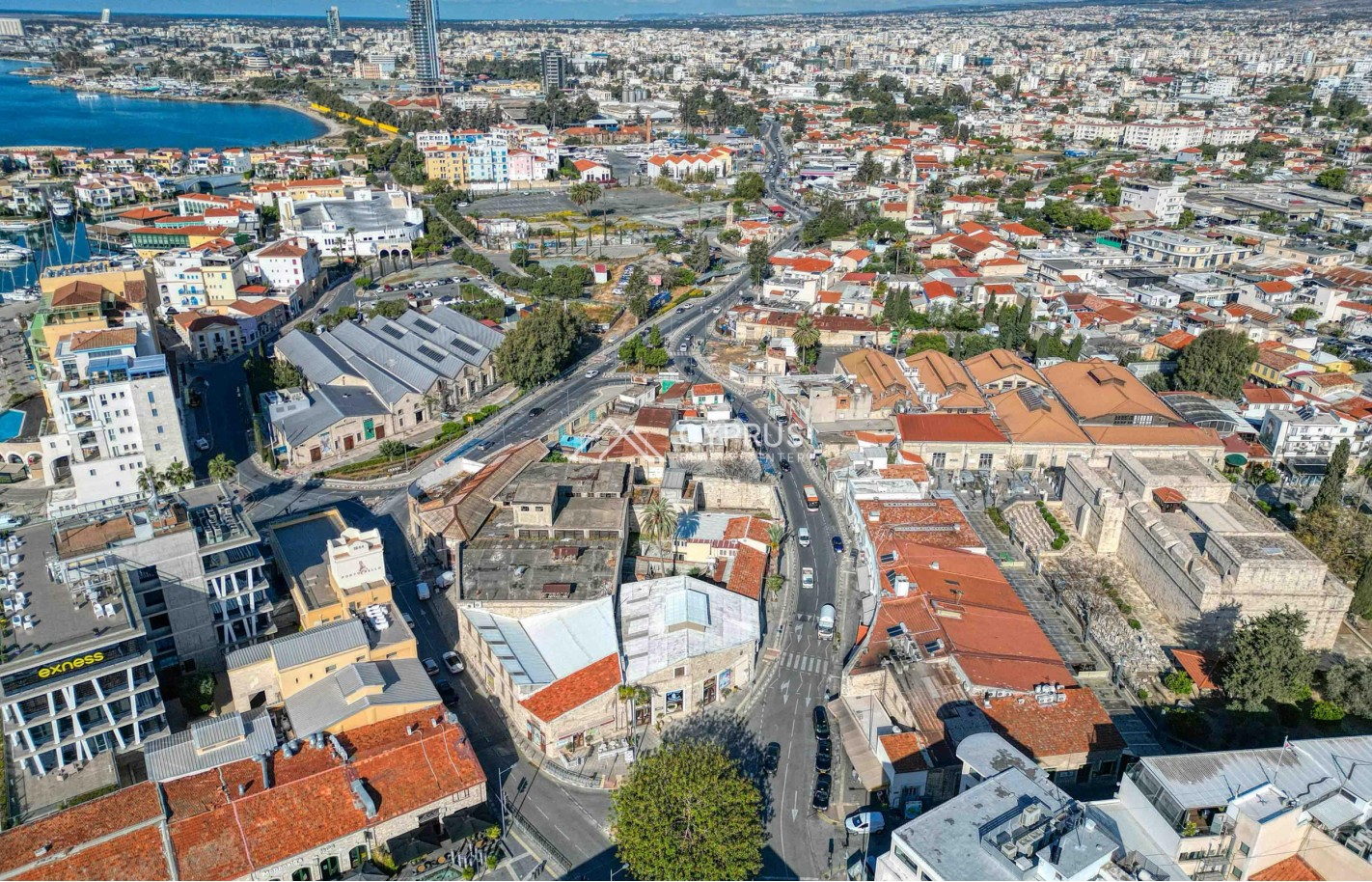 Building in the centre of Limassol, City Centre - фото 3