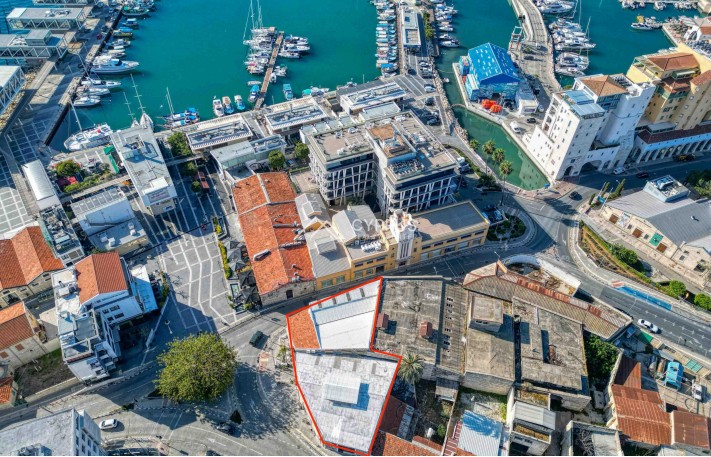 Building in the centre of Limassol, City Centre