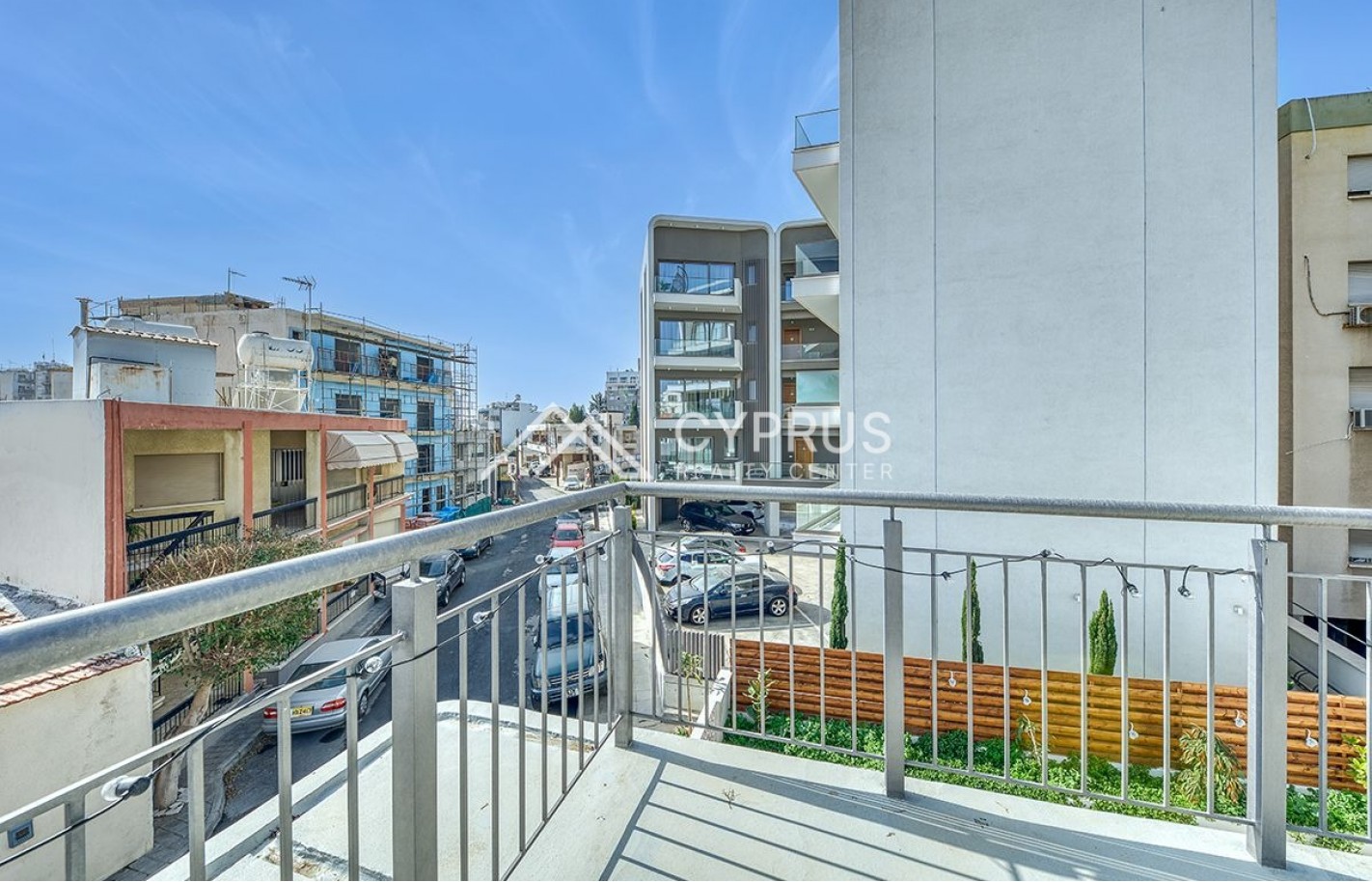 Building in Limassol, City Center - фото 14