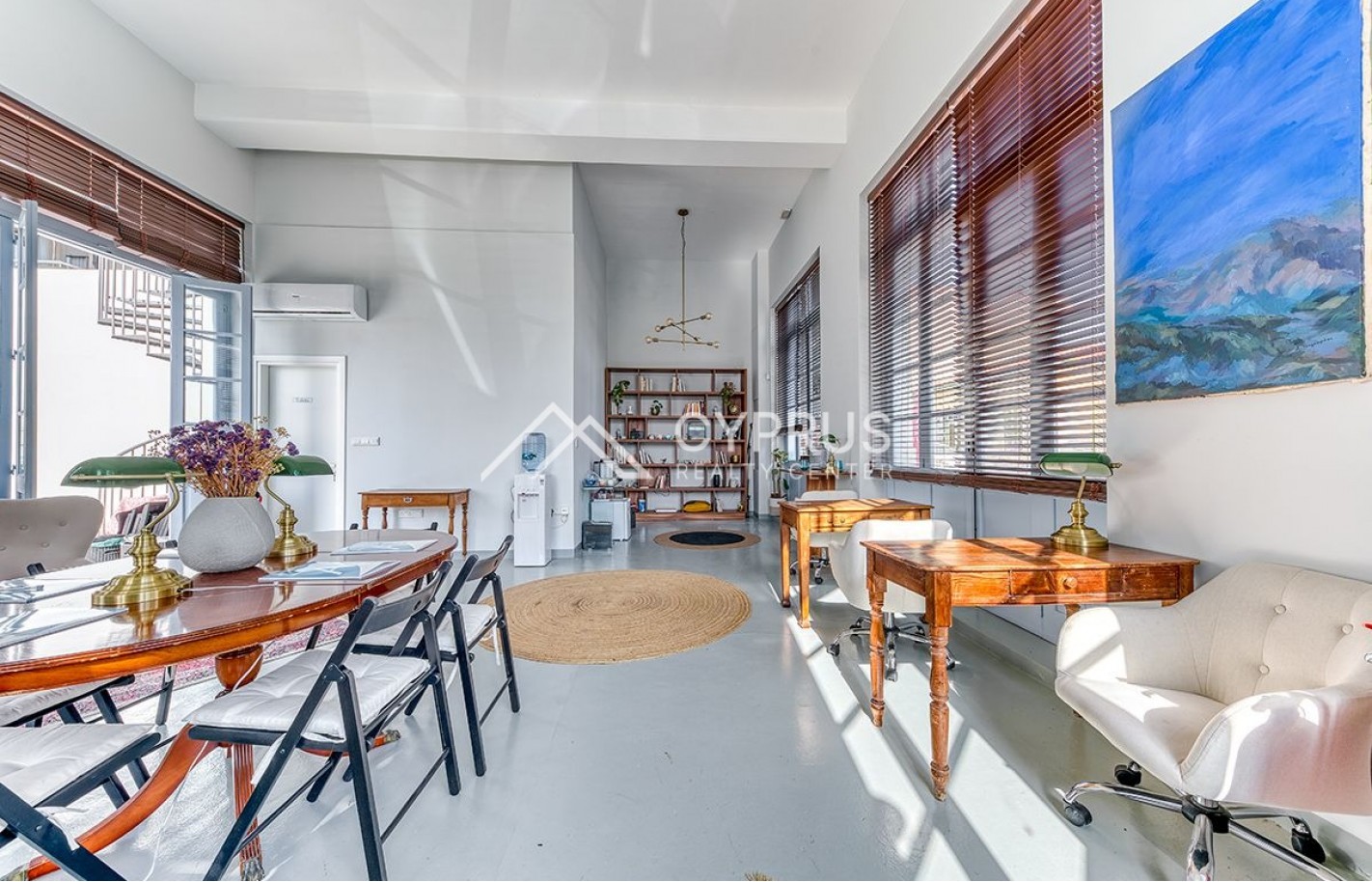 Building in Limassol, City Center - фото 2