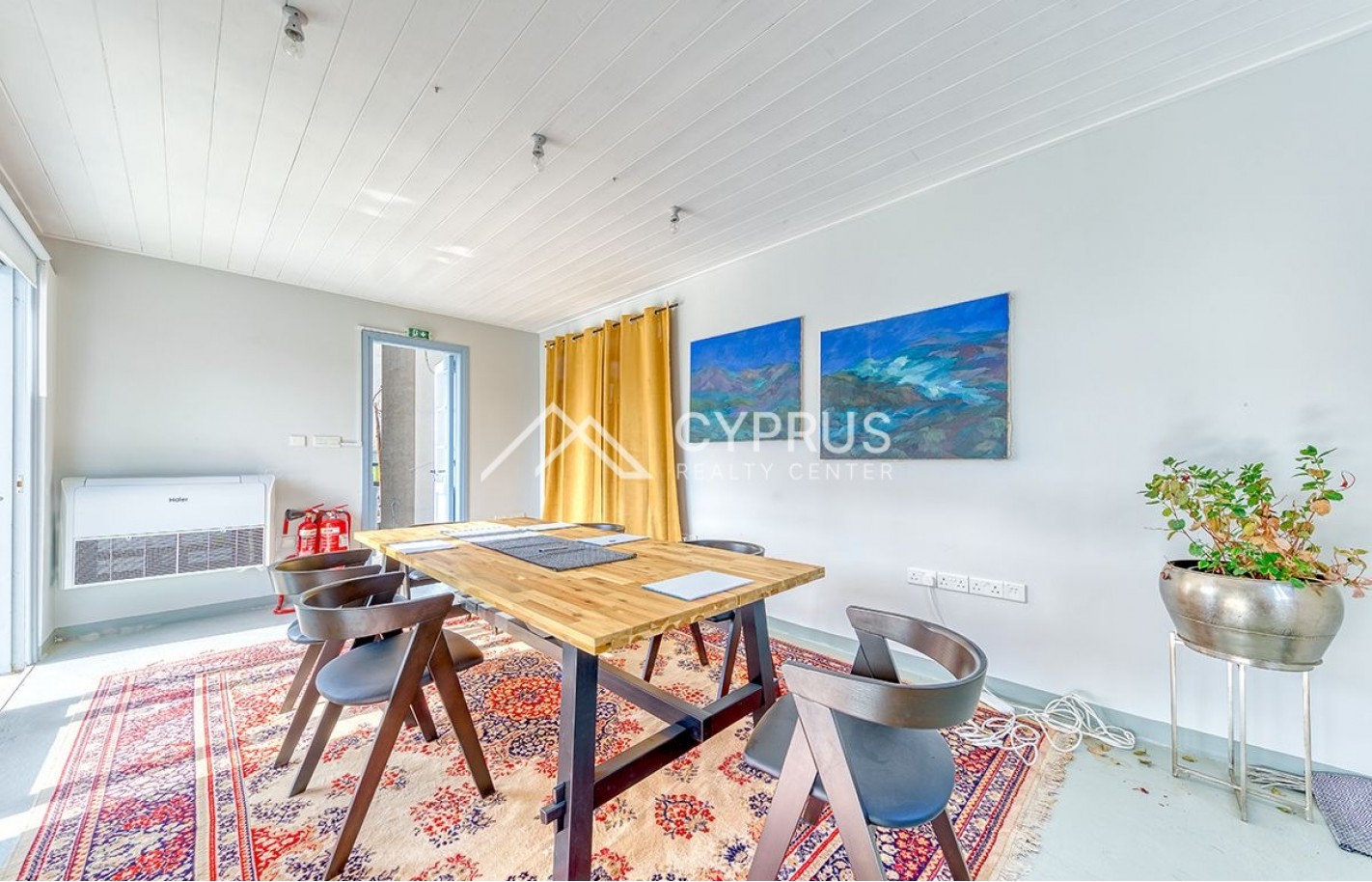 Building in Limassol, City Center - фото 5