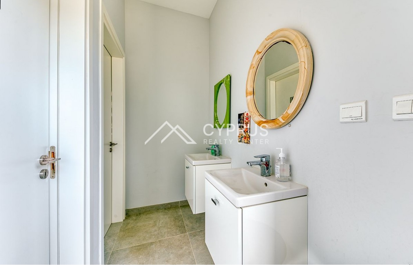 Building in Limassol, City Center - фото 11