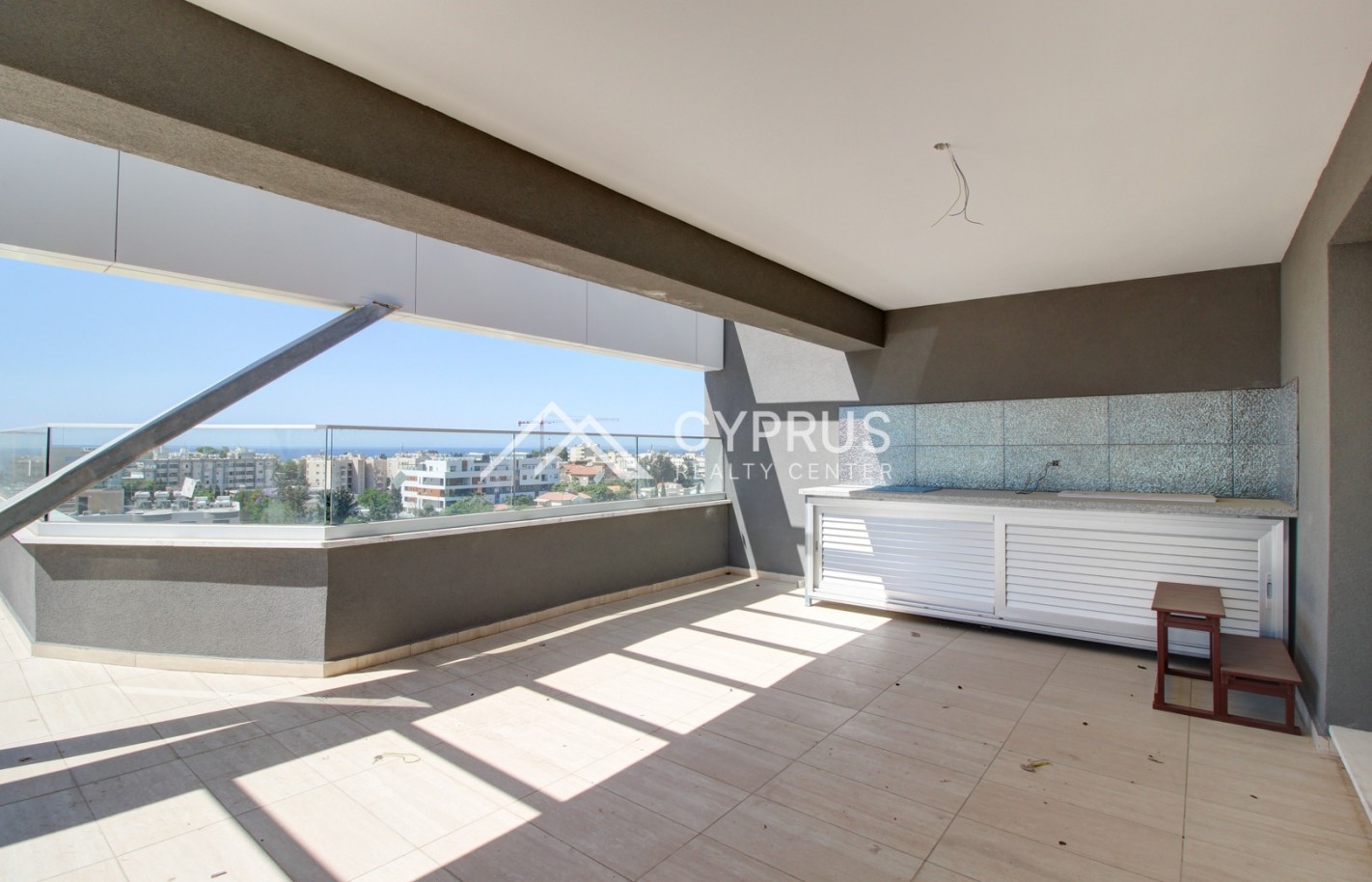 Penthouse in Limassol with 4 bedrooms, Potamos Germasogeia - фото 16