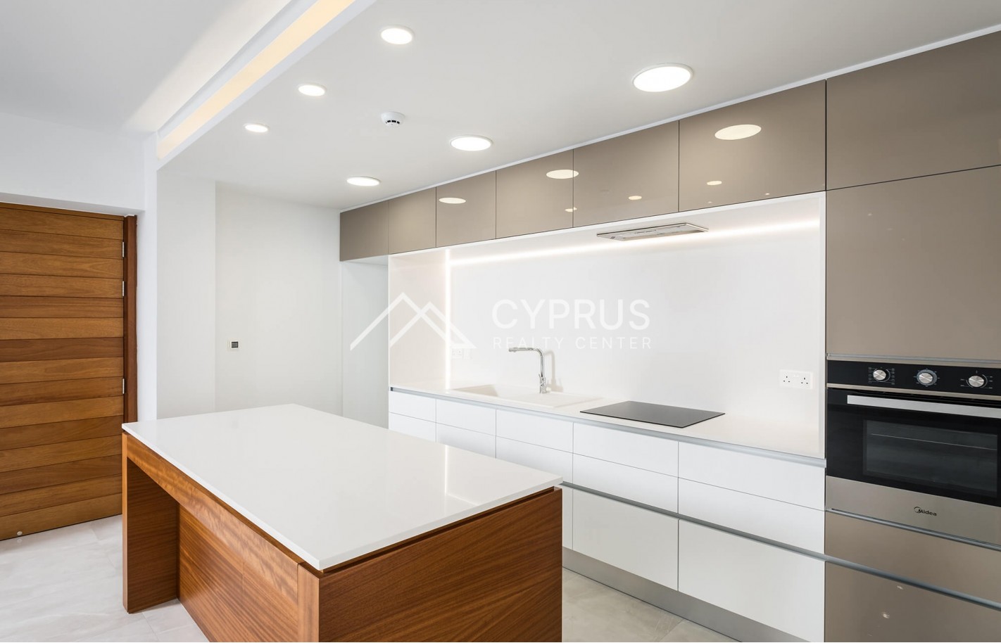 Penthouse in Limassol with 3 bedrooms, Potamos Germasogeia - фото 3