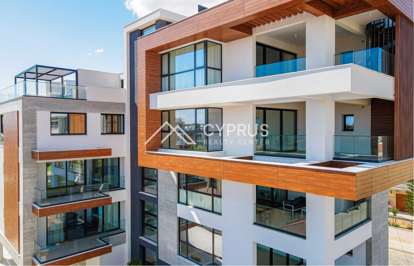Penthouse in Limassol with 4 bedrooms, Potamos Germasogeia - фото 15
