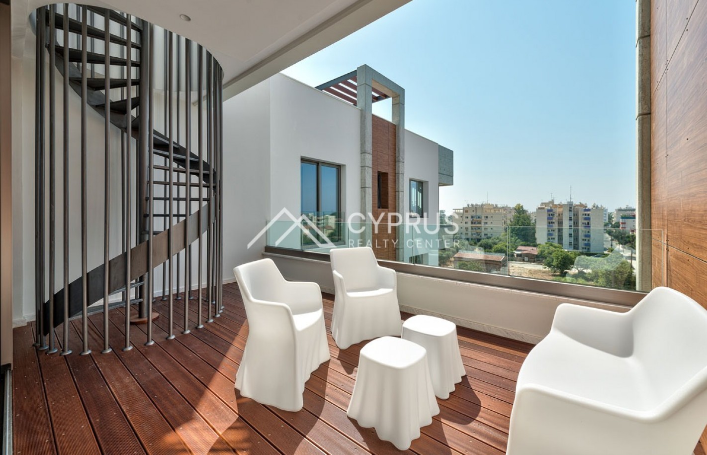 Three bedroom penthouse in Limassol, Potamos Germasogeia - фото 9