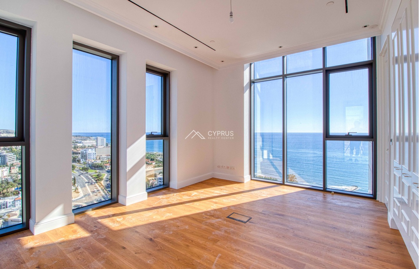 Eight bedroom penthouse in Limassol, East Beach - фото 7